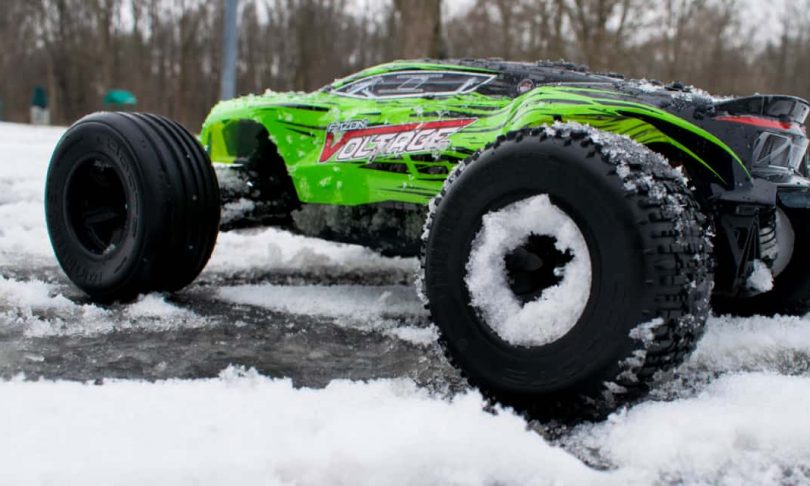 Slinging Snow and Spinning Tires with the ARRMA Fazon Voltage [Video]