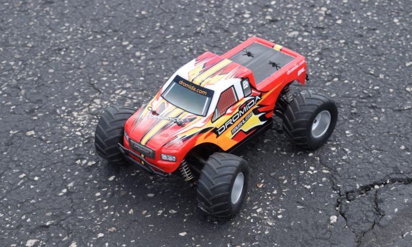 A Small-scale Land Rocket: Dromida’s Brushless BL Monster Truck