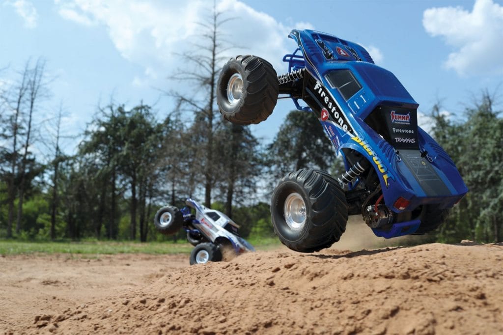 traxxas-bigfoot-wheelie