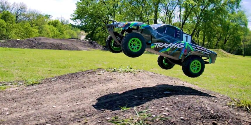 High-flying Fun with the Traxxas Slash [Video]